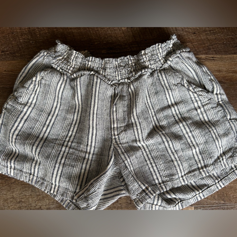 Democracy Black and White Striped High Waist Shorts